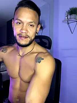 Snapshot of ARON_TAYLER01 chatting on 09/14/25, 10:37 ARON TAYLER01 online show from 09/14/25, 10:37