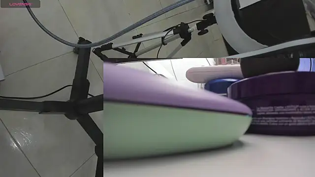 Snapshot of bellacutey_ chatting on 02/28/25, 08:28 bellacutey online show from 02/28/25, 08:28