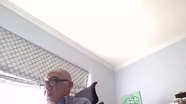 Snapshot of daver-man chatting on 10/01/25, 03:16 daver-man online show from 10/01/25, 03:16