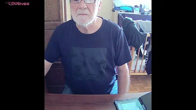 Snapshot of terrybare chatting on 06/07/26, 01:49 terrybare online show from 06/07/26, 01:49