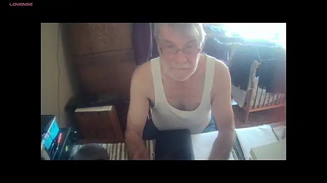 terrybare online show from 10/28/25, 01:21