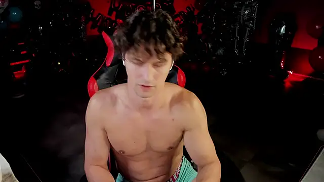 Snapshot of dirty-boss chatting on 11/29/25, 02:44 dirty-boss online show from 11/29/25, 02:44