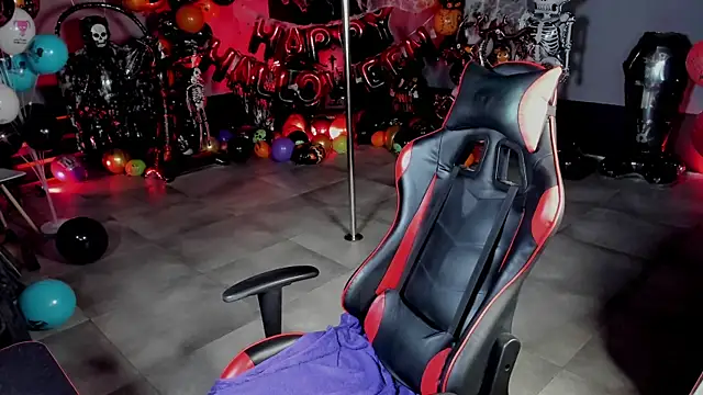 Snapshot of dirty-boss chatting on 11/26/25, 04:07 dirty-boss online show from 11/26/25, 04:07