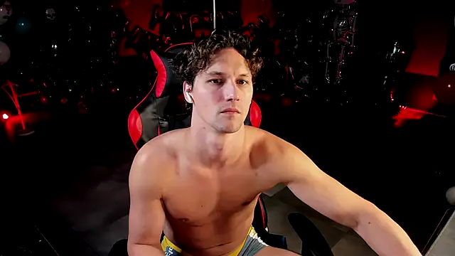 Snapshot of dirty-boss chatting on 12/01/25, 04:35 dirty-boss online show from 12/01/25, 04:35