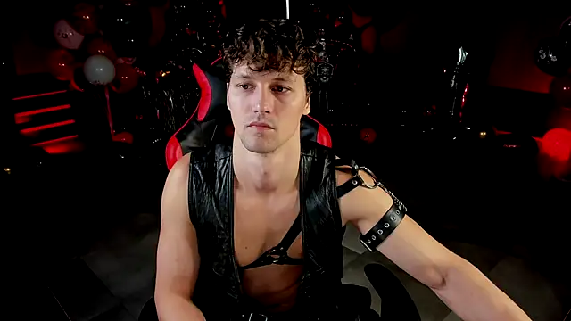 Snapshot of dirty-boss chatting on 10/19/25, 02:53 dirty-boss online show from 10/19/25, 02:53