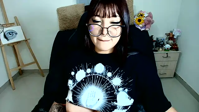 Snapshot of SweetIsabella_x chatting on 06/07/26, 05:12 SweetIsabella x online show from 06/07/26, 05:12