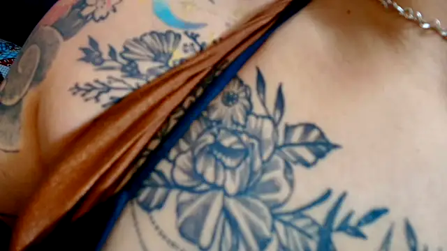 Snapshot of SweetIsabella_x chatting on 02/01/26, 04:33 SweetIsabella x online show from 02/01/26, 04:33