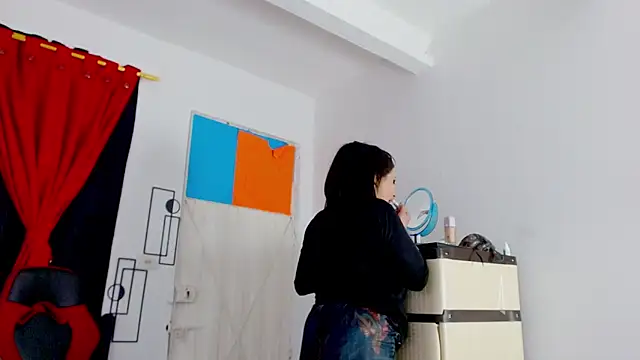 misslombana online show from 04/12/26, 03:54
