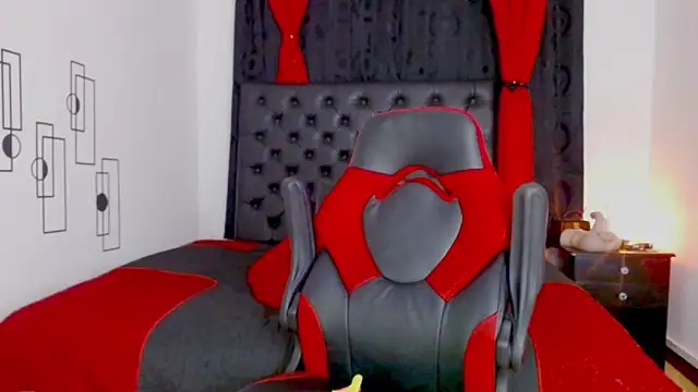 misslombana online show from 11/29/25, 06:02