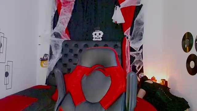 misslombana online show from 10/27/25, 05:41