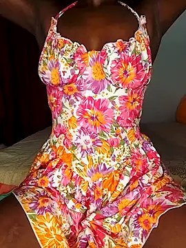 NicRaisaa online show from 10/02/25, 03:54