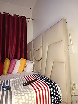 NicRaisaa online show from 06/25/26, 03:48