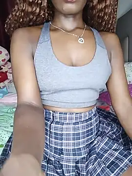 NicRaisaa online show from 06/12/26, 04:43