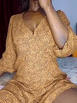 NicRaisaa online show from 11/10/25, 05:45