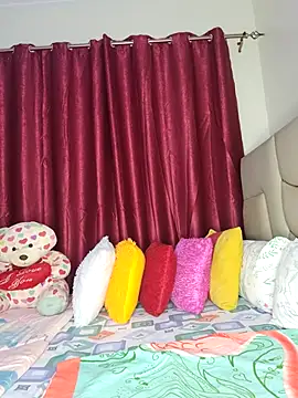 NicRaisaa online show from 05/06/26, 04:05
