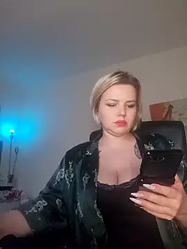 Snapshot of Ladykaos chatting on 02/19/25, 03:27 Ladykaos online show from 02/19/25, 03:27