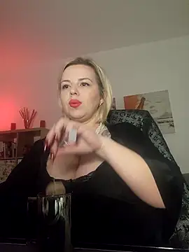 Snapshot of Ladykaos chatting on 01/25/25, 04:57 Ladykaos online show from 01/25/25, 04:57