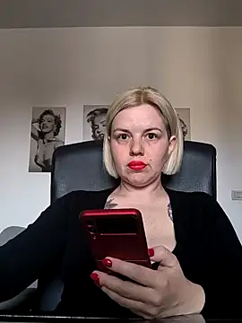 Snapshot of Ladykaos chatting on 05/06/26, 01:04 Ladykaos online show from 05/06/26, 01:04
