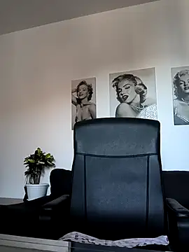 Ladykaos online show from 10/28/25, 01:21