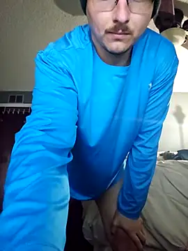 Snapshot of MrBiggBallz chatting on 12/17/25, 01:16 MrBiggBallz online show from 12/17/25, 01:16