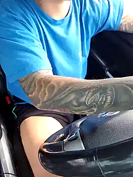 Snapshot of MrBiggBallz chatting on 12/29/24, 06:05 MrBiggBallz online show from 12/29/24, 06:05