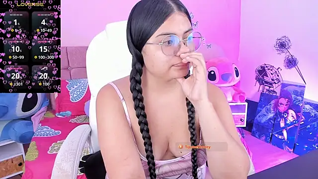 Snapshot of esmeralda112 chatting on 06/24/26, 07:44 esmeralda112 online show from 06/24/26, 07:44