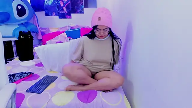 Snapshot of esmeralda112 chatting on 03/13/25, 10:21 esmeralda112 online show from 03/13/25, 10:21