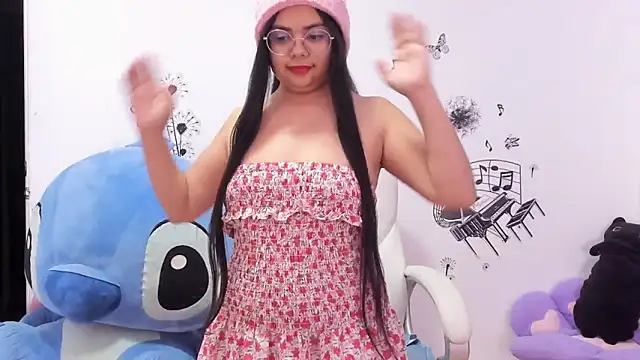 Snapshot of esmeralda112 chatting on 09/11/25, 09:53 esmeralda112 online show from 09/11/25, 09:53