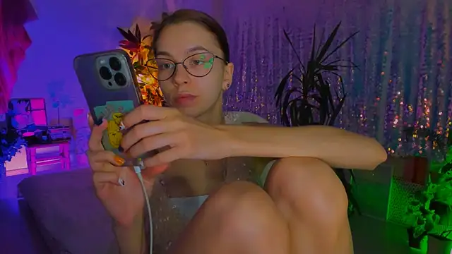 poli   online show from 10/28/25, 07:24