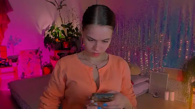 Snapshot of poli__ chatting on 02/01/25, 11:06 poli   online show from 02/01/25, 11:06