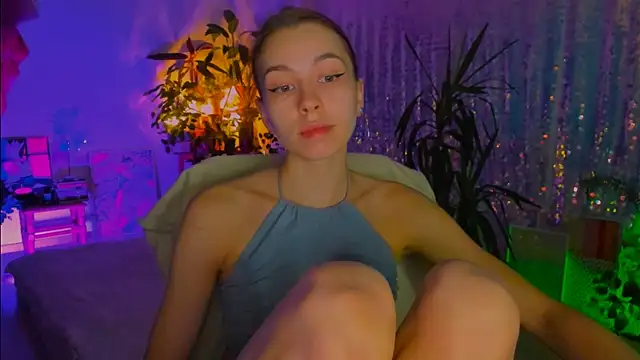 poli   online show from 11/04/25, 06:01