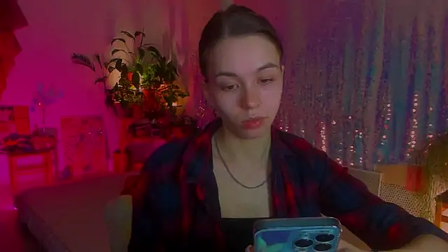 Snapshot of poli__ chatting on 02/14/25, 05:25 poli   online show from 02/14/25, 05:25