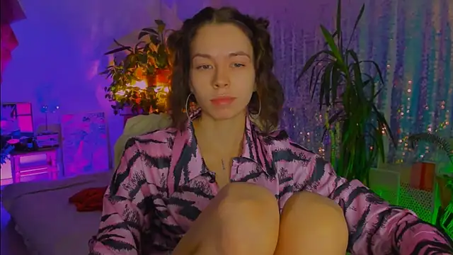 poli   online show from 12/04/25, 03:44