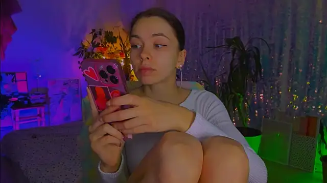 poli   online show from 12/21/25, 04:41