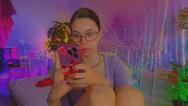 poli   online show from 04/14/26, 04:23