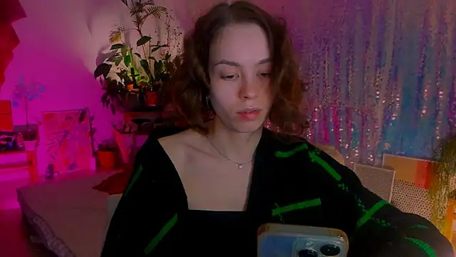 Snapshot of poli__ chatting on 01/22/25, 07:24 poli   online show from 01/22/25, 07:24