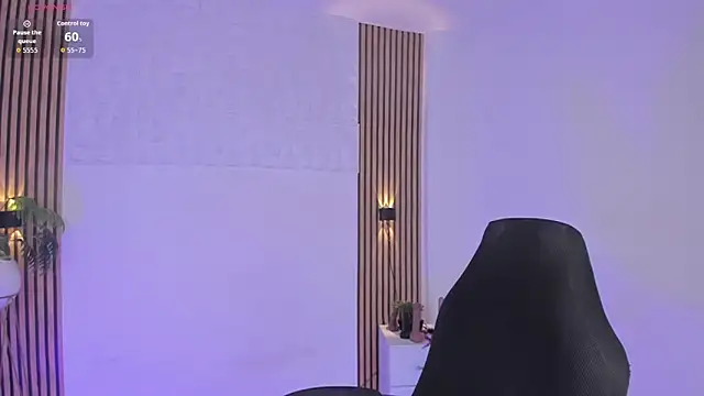 Snapshot of valeria_acosta_ chatting on 06/17/26, 12:00 valeria acosta online show from 06/17/26, 12:00