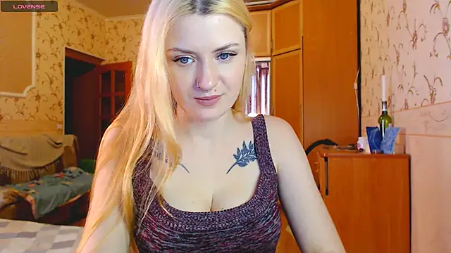 Snapshot of MarySweetness chatting on 02/16/25, 02:21 MarySweetness online show from 02/16/25, 02:21