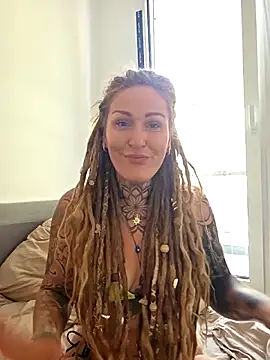 Snapshot of Mira-Grey89 chatting on 06/15/26, 01:22 Mira-Grey89 online show from 06/15/26, 01:22