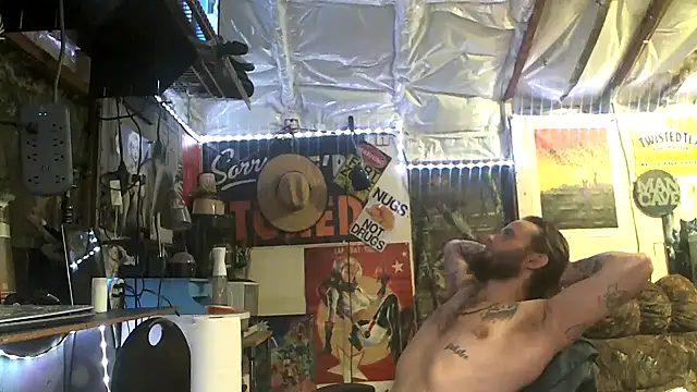 CloudDadddyyy420 online show from 10/21/25, 11:04