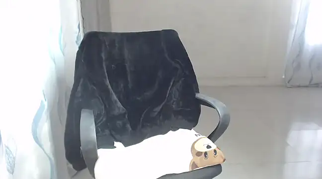 Snapshot of TinyGirls chatting on 12/24/24, 06:22 TinyGirls online show from 12/24/24, 06:22