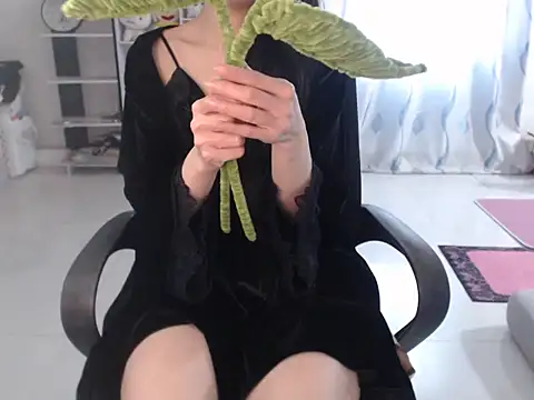 TinyGirls online show from 01/12/26, 05:58