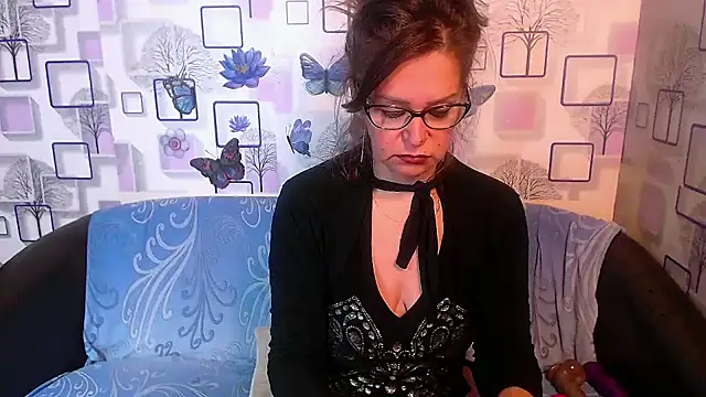 Snapshot of milfsexy chatting on 10/15/25, 10:23 milfsexy online show from 10/15/25, 10:23