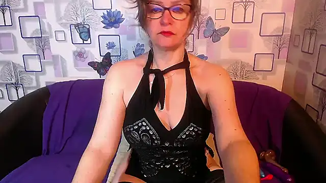 Snapshot of milfsexy chatting on 10/30/25, 10:46 milfsexy online show from 10/30/25, 10:46