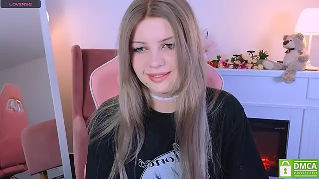 Snapshot of Grace_and__Jacob chatting on 03/19/25, 12:23 Grace and Jacob online show from 03/19/25, 12:23