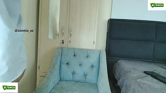 Snapshot of ximtia_xs chatting on 11/18/25, 02:53 ximtia xs online show from 11/18/25, 02:53