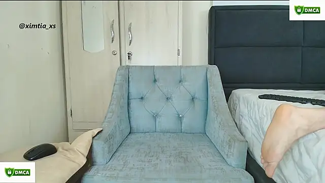 Snapshot of ximtia_xs chatting on 11/30/25, 01:01 ximtia xs online show from 11/30/25, 01:01