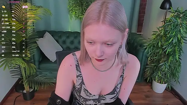 Snapshot of _Rude_Girl_ chatting on 01/28/25, 06:28 Rude Girl online show from 01/28/25, 06:28