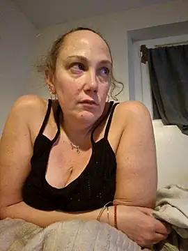 Snapshot of Wisie_Cutie chatting on 11/19/25, 11:16 Wisie Cutie online show from 11/19/25, 11:16