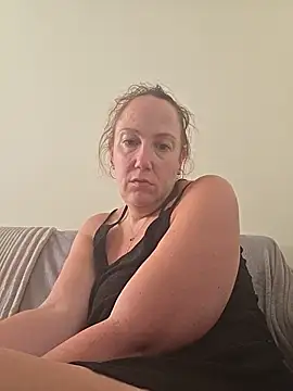 Snapshot of Wisie_Cutie chatting on 05/21/26, 03:42 Wisie Cutie online show from 05/21/26, 03:42